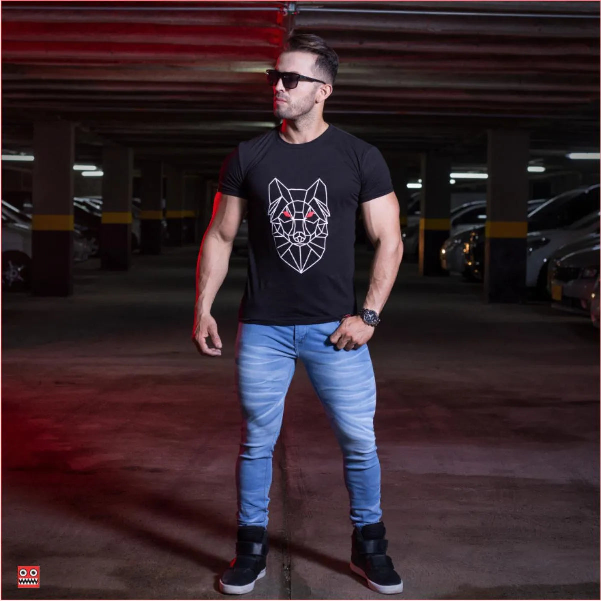 Camiseta Lobo Negro Cuello Redondo