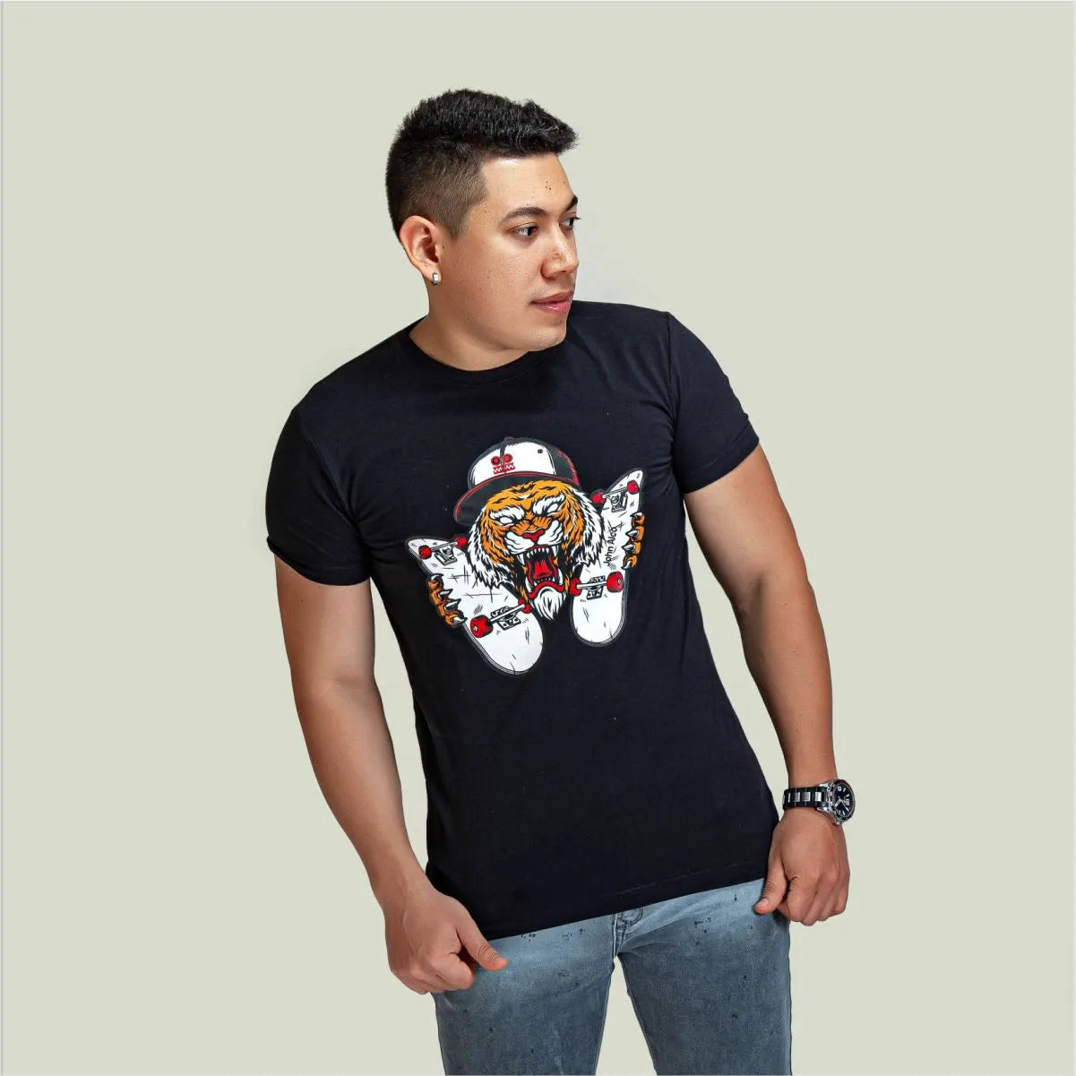 Camiseta Tigre Patineta Cuello Redondo