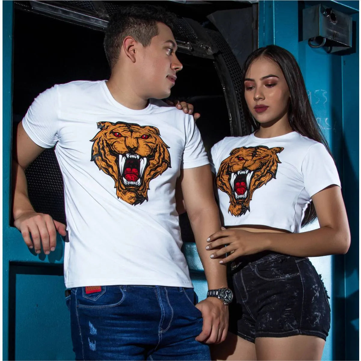 Camiseta Tigre Colmillos Blanco Cuello Redondo