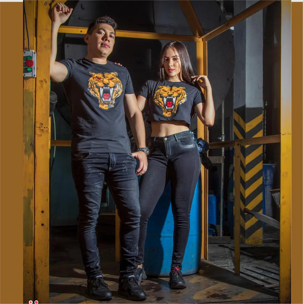 Camiseta tigre Colmillos Negro Cuello Redondo