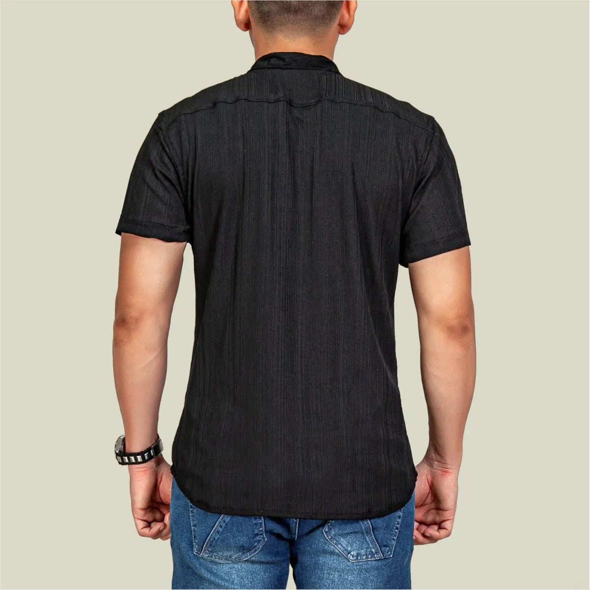 Camisa Manga Corta Negro Extrusion Cuello Mao