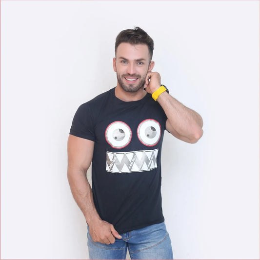 Camiseta Negra Estampado Metalico Cuello Redondo