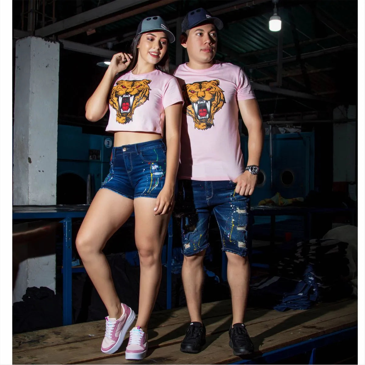 Camiseta tigre Colmillos Rosado Cuello Redondo