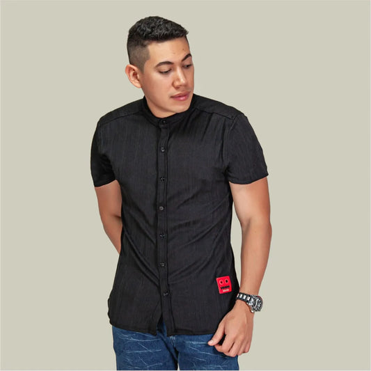 Camisa Manga Corta Negro Extrusion Cuello Mao